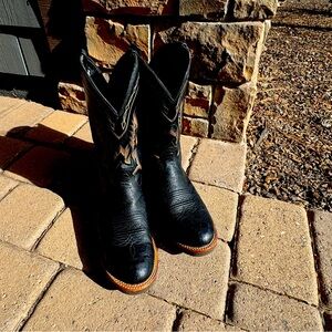 Larry Mahan smooth ostrich with crepe sole. Men’s 10.5 $120